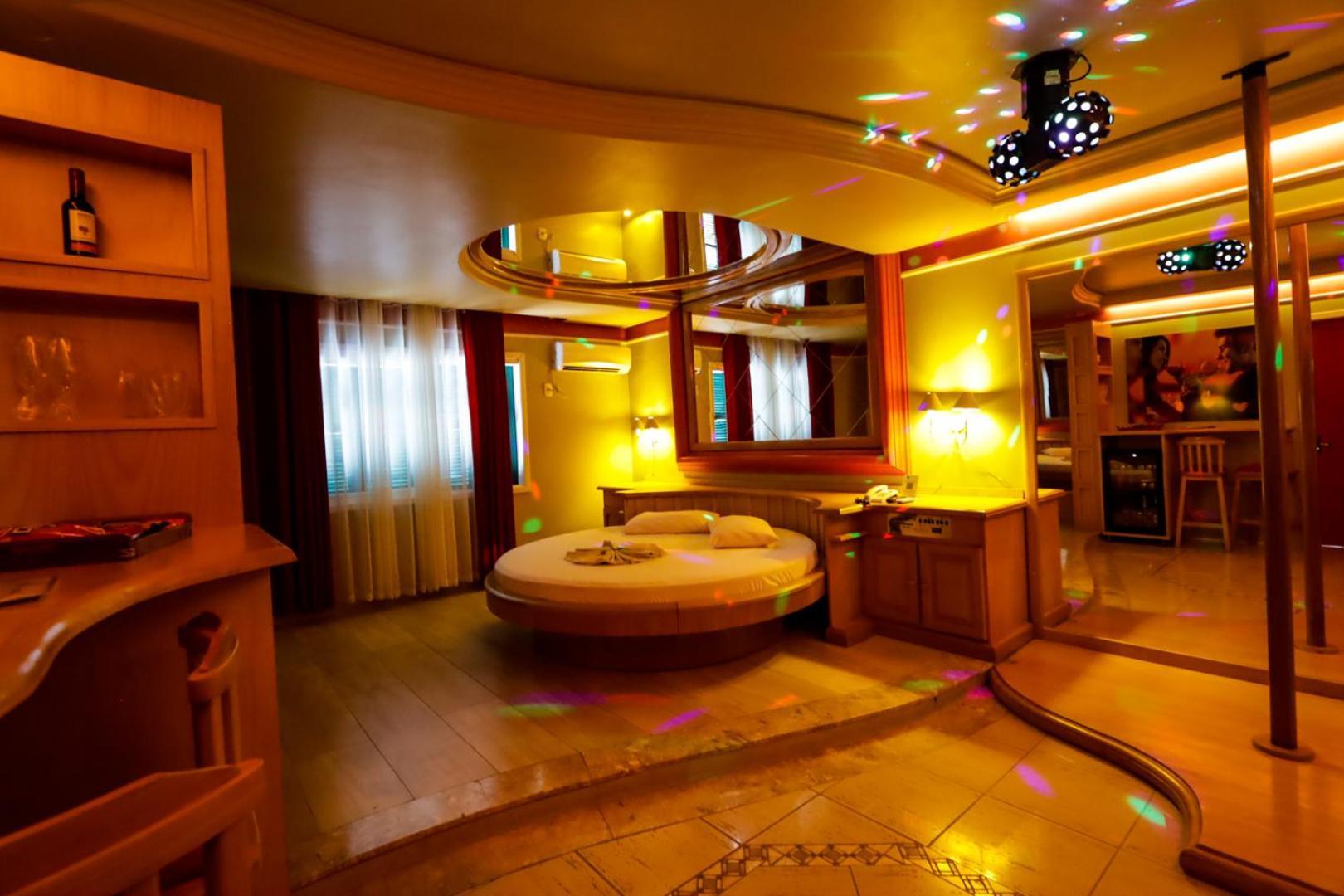Motel Avenida (Adults Only) Gramado Exterior photo